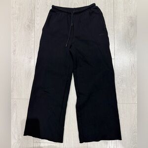 Aritzia cozy sweatfleece mega flutter sweatpant